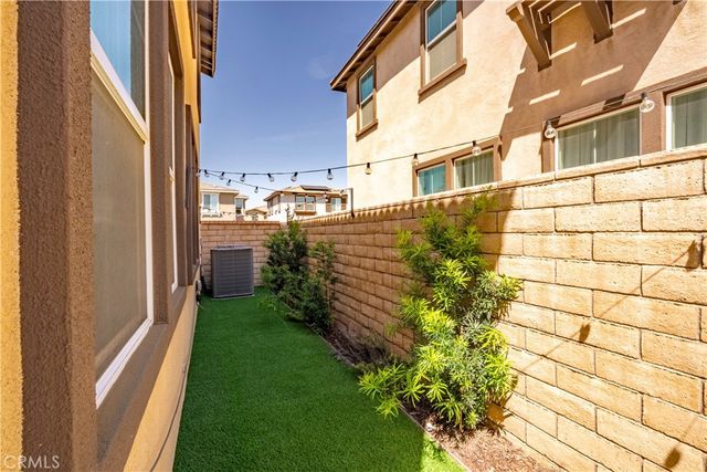 2983 E Halton Paseo, Ontario, CA 91761