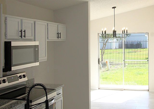 7713 Ellis Drive, Houston, TX 77489