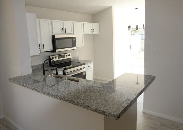 7713 Ellis Drive, Houston, TX 77489