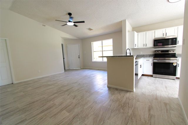 7713 Ellis Drive, Houston, TX 77489