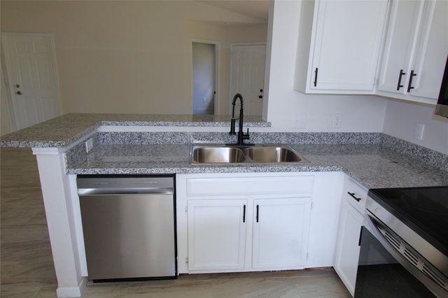 7713 Ellis Drive, Houston, TX 77489