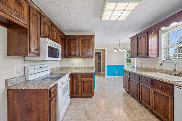 7437 Pinson Lane, White House, TN 37188