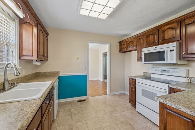 7437 Pinson Lane, White House, TN 37188