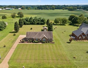 7437 Pinson Lane, White House, TN 37188