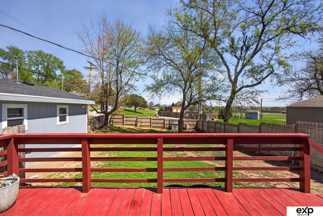 2001 Jackson Street, Bellevue, NE 68005