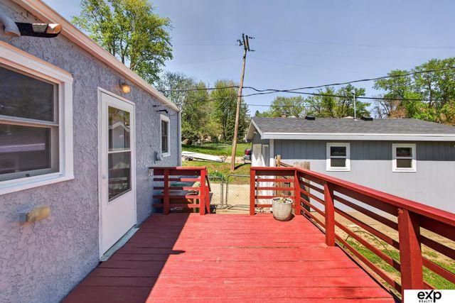 2001 Jackson Street, Bellevue, NE 68005