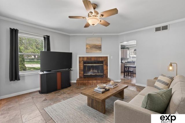 2001 Jackson Street, Bellevue, NE 68005