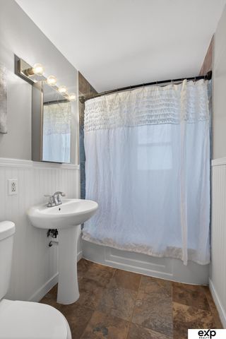 2001 Jackson Street, Bellevue, NE 68005