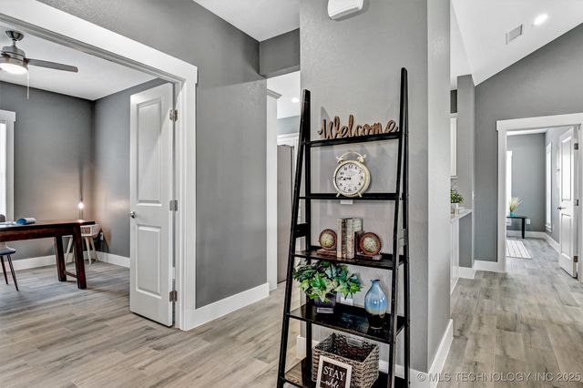 1178 Wild Indigo Circle, Calera, OK 74730