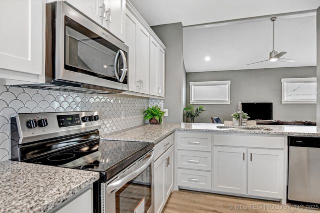 1178 Wild Indigo Circle, Calera, OK 74730