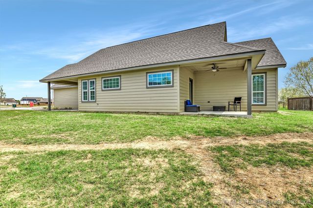 1178 Wild Indigo Circle, Calera, OK 74730