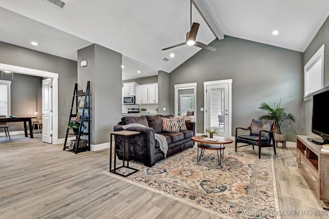 1178 Wild Indigo Circle, Calera, OK 74730