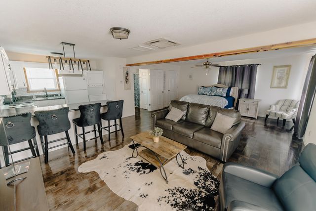 1655 KY-92, Jamestown, KY 42629