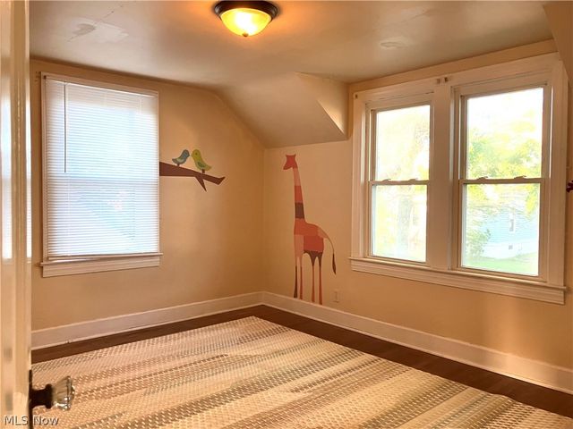 145 S Vine Street, Columbiana, OH 44408