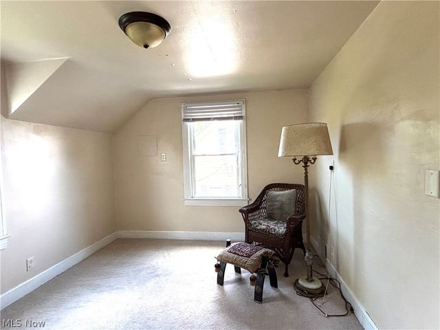 145 S Vine Street, Columbiana, OH 44408