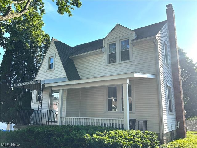 145 S Vine Street, Columbiana, OH 44408