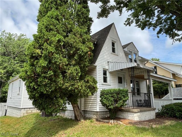 145 S Vine Street, Columbiana, OH 44408