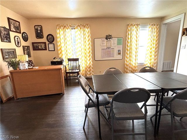 145 S Vine Street, Columbiana, OH 44408