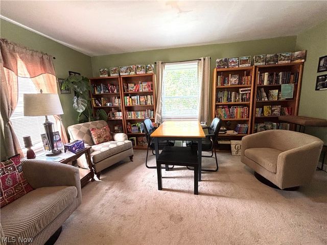 145 S Vine Street, Columbiana, OH 44408