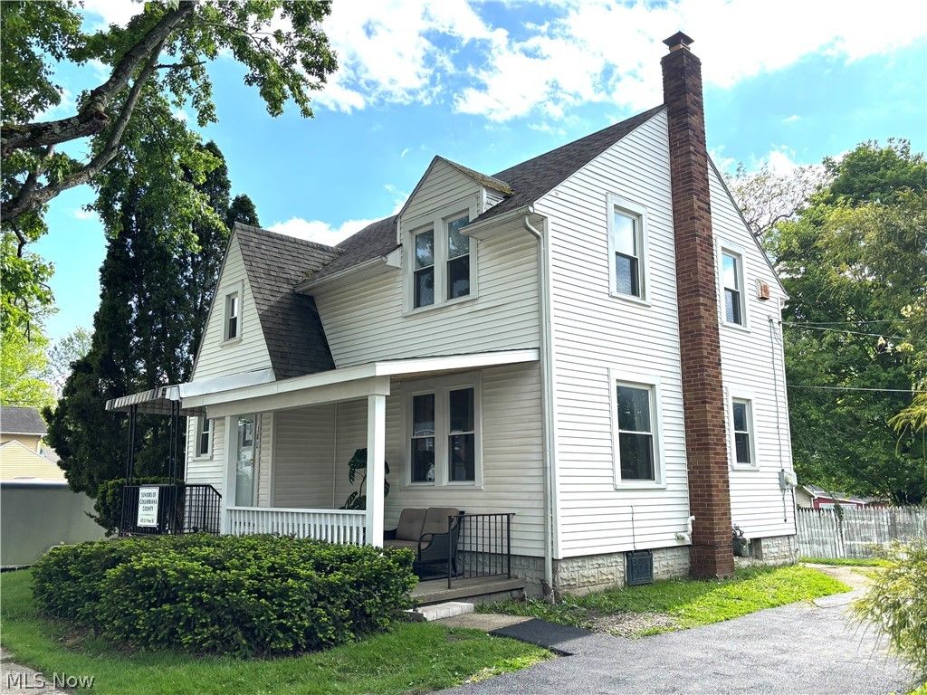 145 S Vine Street, Columbiana, OH 44408