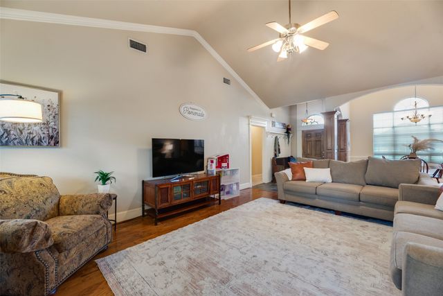 609 Acorn Street, Pilot Point, TX 76258