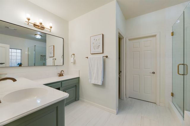609 Acorn Street, Pilot Point, TX 76258