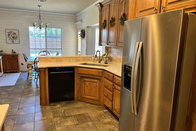 609 Acorn Street, Pilot Point, TX 76258