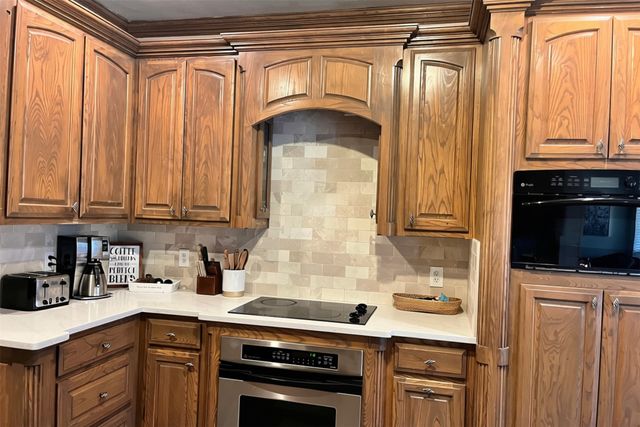 609 Acorn Street, Pilot Point, TX 76258