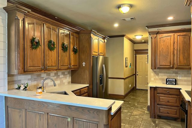 609 Acorn Street, Pilot Point, TX 76258