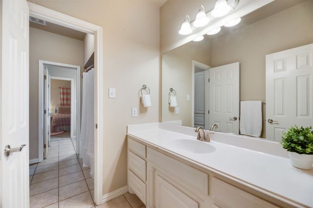 609 Acorn Street, Pilot Point, TX 76258