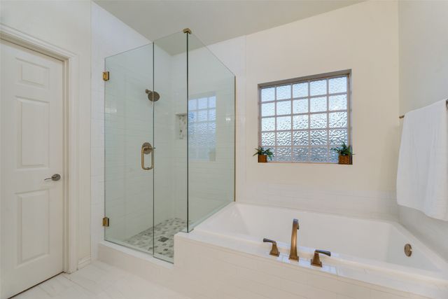 609 Acorn Street, Pilot Point, TX 76258