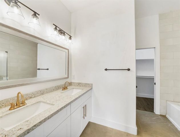 4818 Paula Street A, Houston, TX 77033