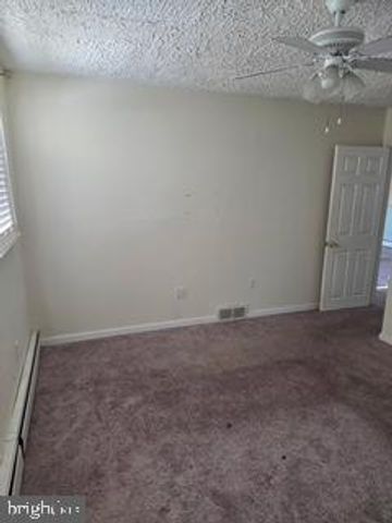 428 HAZEL AVE, Folsom, PA 19033