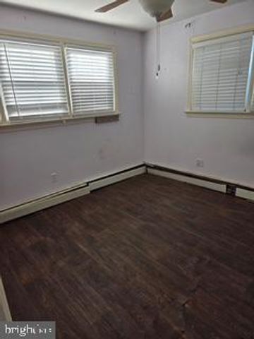 428 HAZEL AVE, Folsom, PA 19033