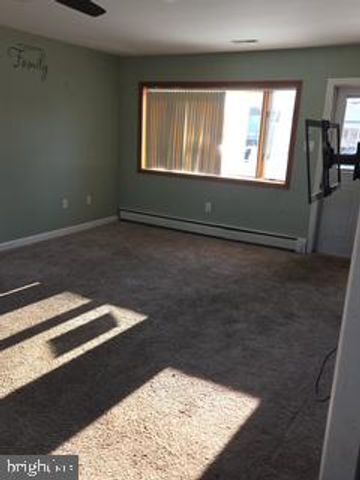 428 HAZEL AVE, Folsom, PA 19033