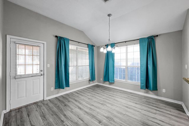 121 Clear Water Street W, Montgomery, TX 77356