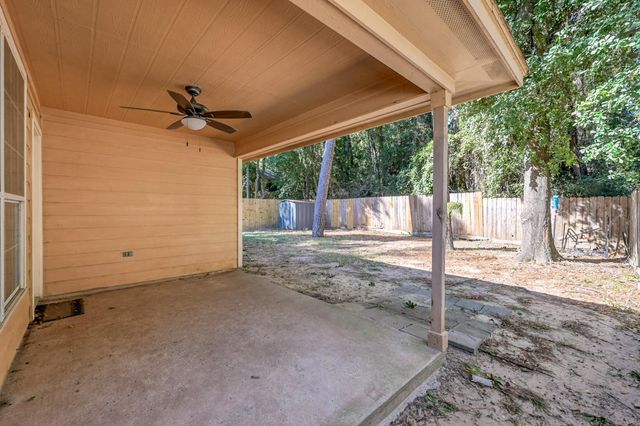 121 Clear Water Street W, Montgomery, TX 77356