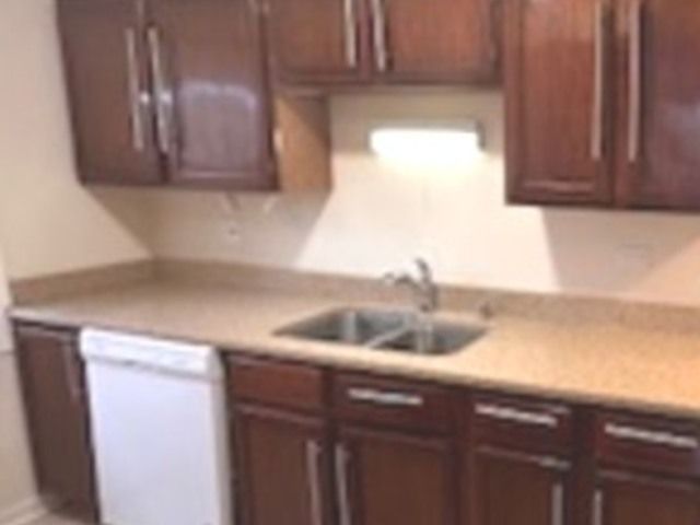 19129 Pine Drive 113, Country Club Hills, IL 60478