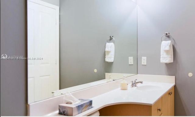 2280 SW 32nd Ave 613, Miami, FL 33145