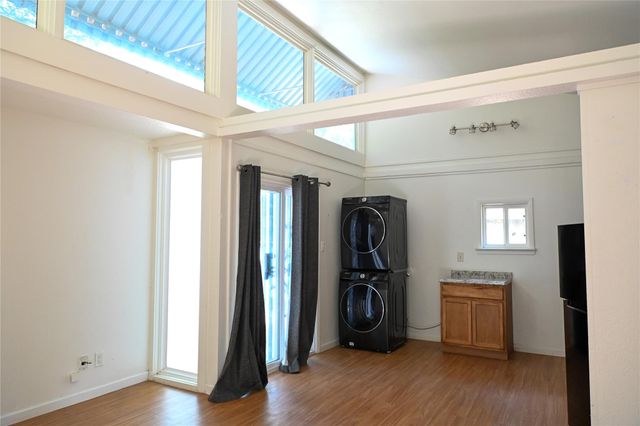 1505 Robert Weaver Ave Ave, Austin, TX 78702
