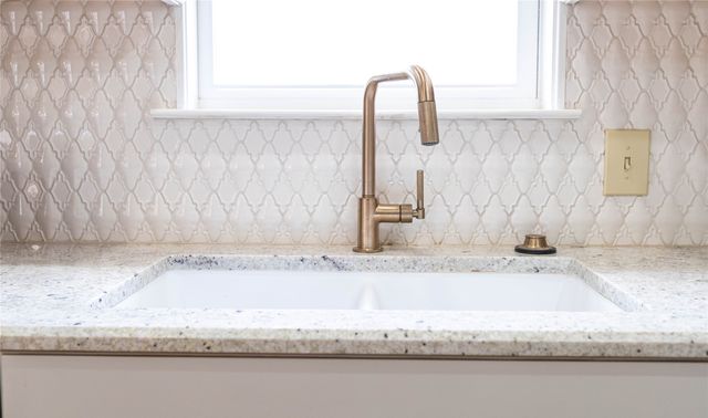 2536 Shirley Avenue, Fort Worth, TX 76109