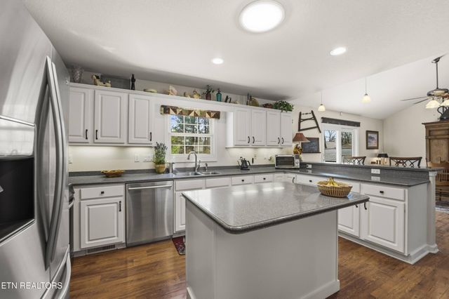 114 Windsor Rd, Crossville, TN 38558