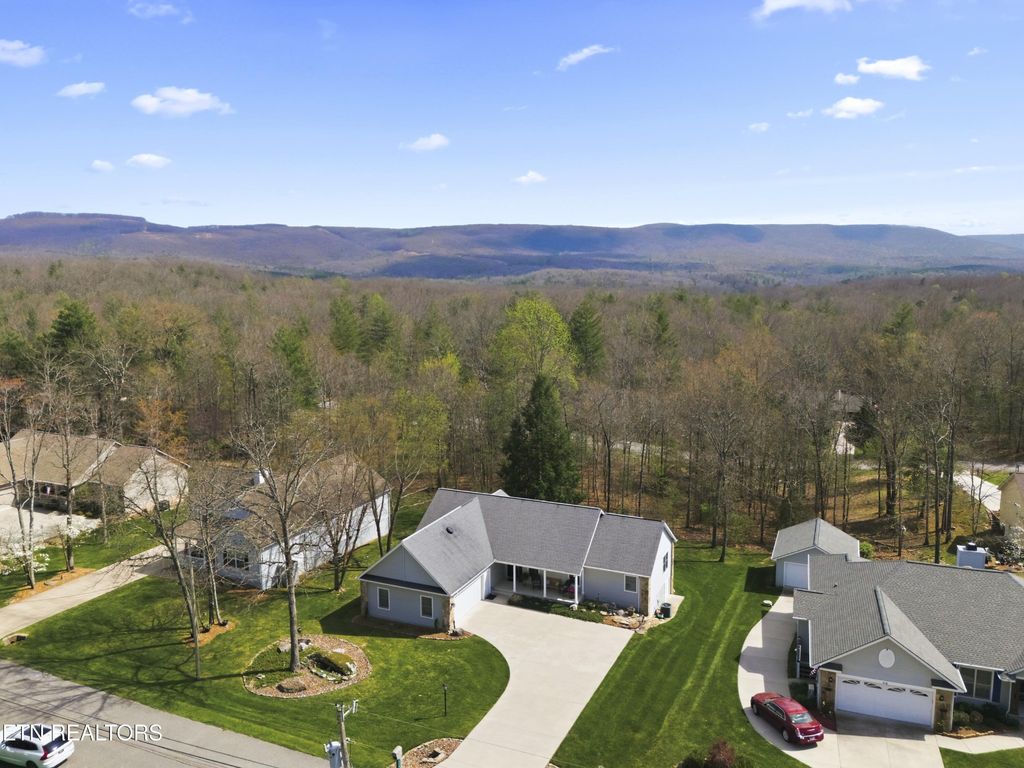 114 Windsor Rd, Crossville, TN 38558