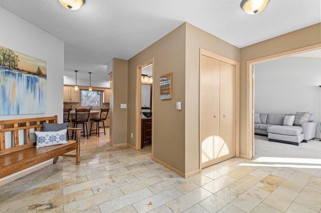 10840 46th Place N, Plymouth, MN 55442