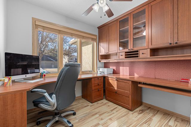 10840 46th Place N, Plymouth, MN 55442