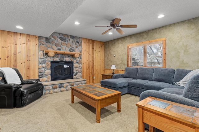 10840 46th Place N, Plymouth, MN 55442