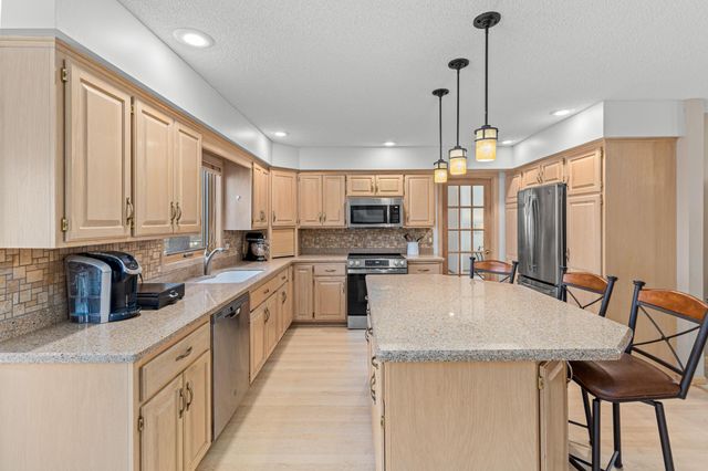 10840 46th Place N, Plymouth, MN 55442