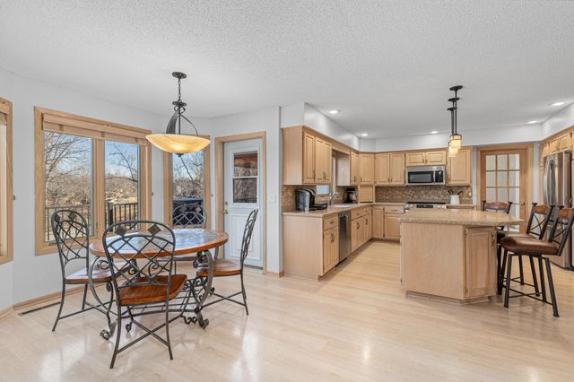 10840 46th Place N, Plymouth, MN 55442