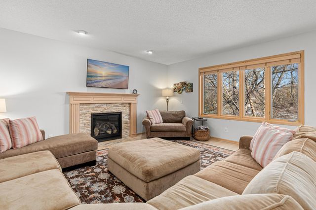 10840 46th Place N, Plymouth, MN 55442