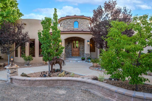2 Caliente De Sol, Corrales, NM 87048